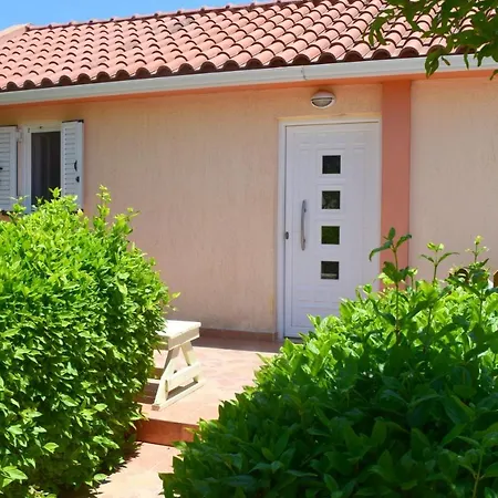 Apartment Jasmine's House In Dorizata *